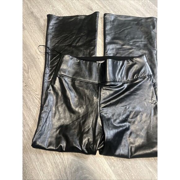 VINCE CAMUTO Women’s Faux Vegan Leather Bootcut Pants Black Size Small (28x29) - Picture 3 of 12